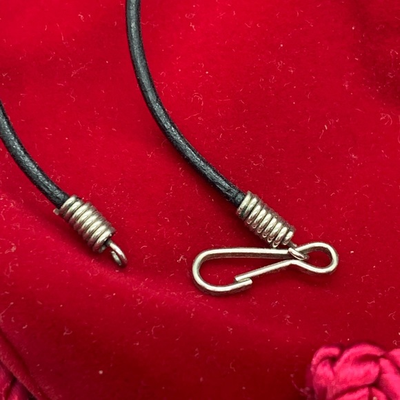 Peace Sign Choker Necklace - Picture 3 of 3